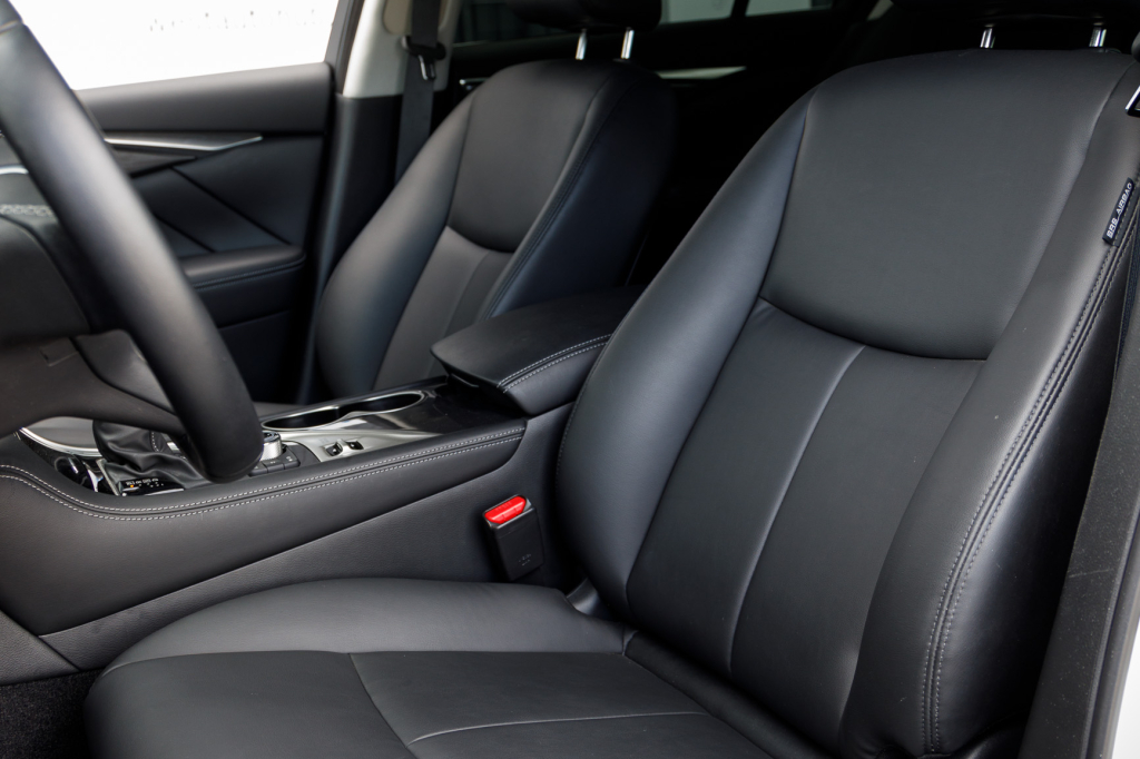 Infiniti Q50 photo 25