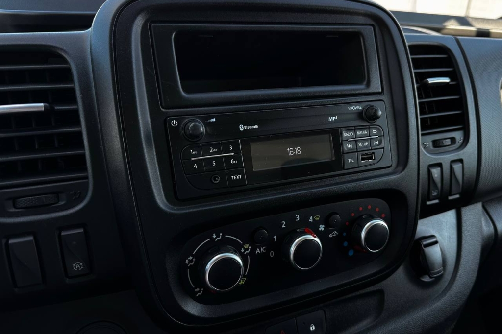 Renault Trafic 2020 фото 13