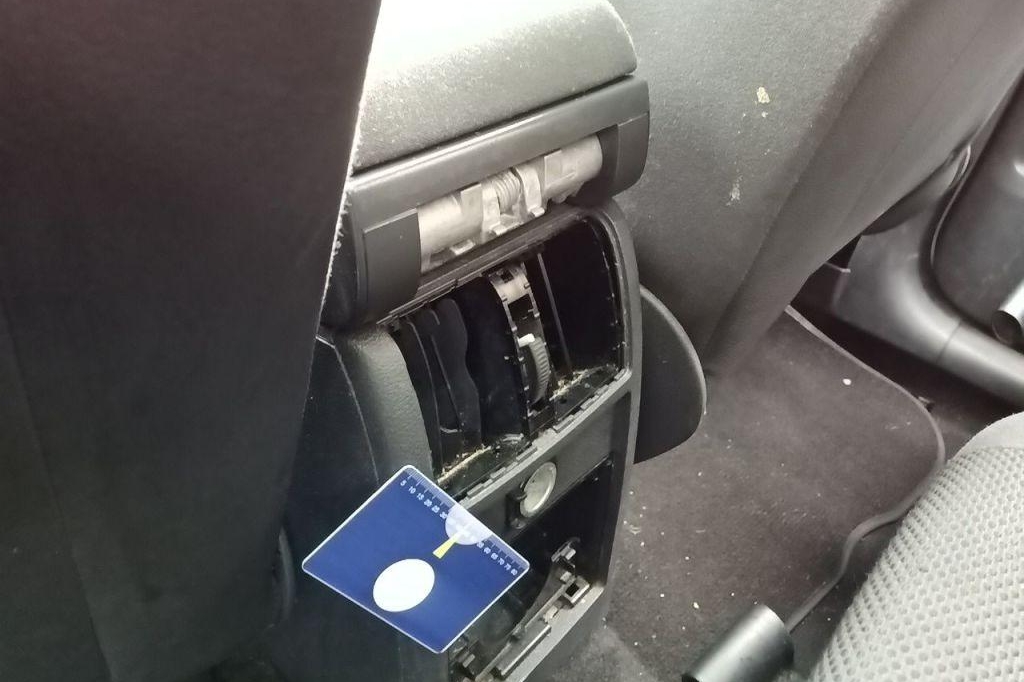 Volkswagen Touran 2015 photo 40