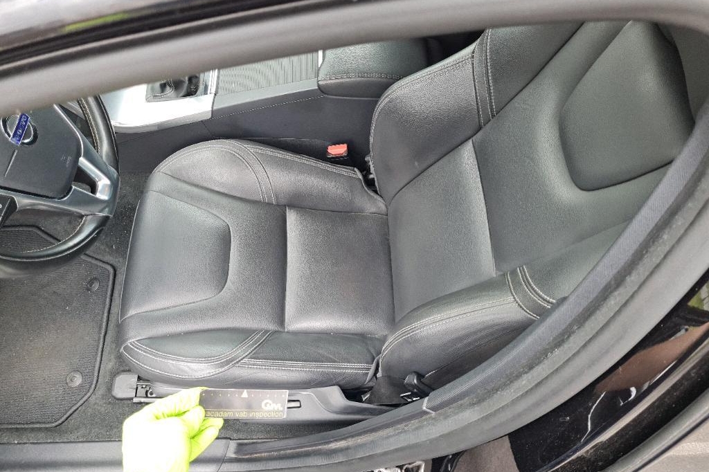 Volvo V60 2017 фото 44