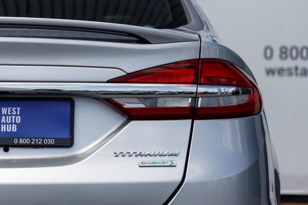 Ford Fusion Titanium 2016 фото 8