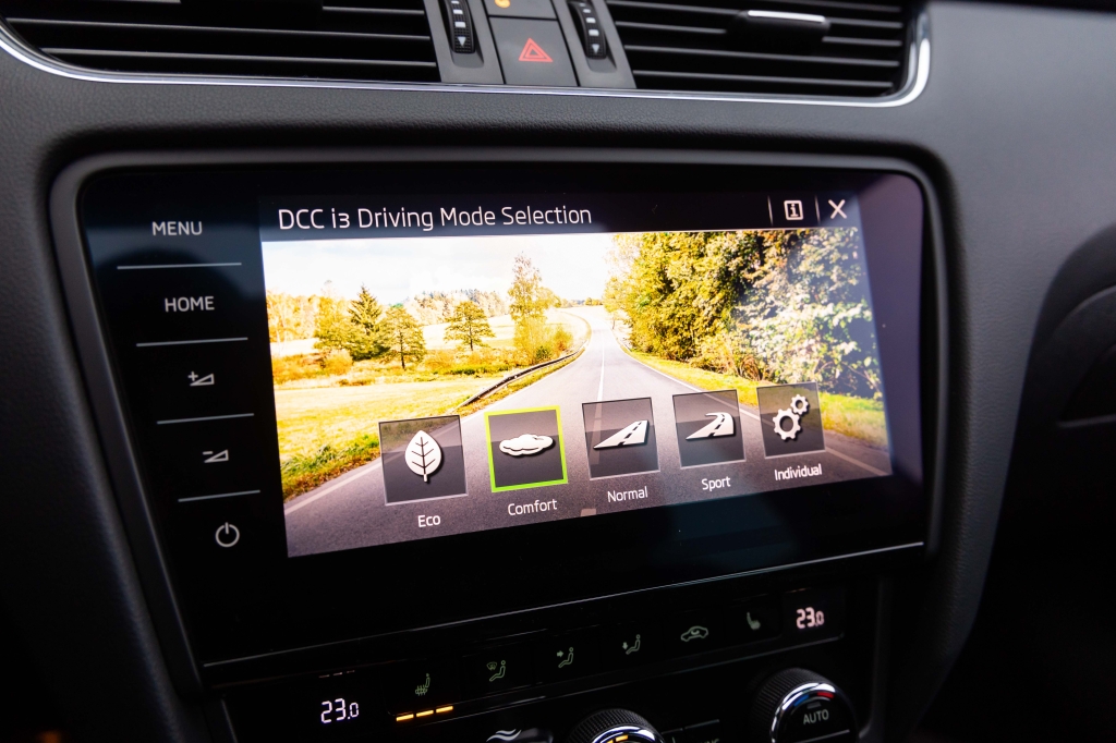 Skoda Octavia Laurin & Klement 2020 photo 34