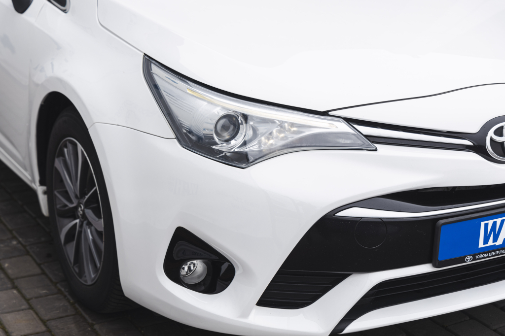 Toyota Avensis 2016 фото 4