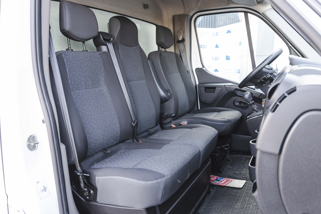 Opel Movano 2019 фото 24