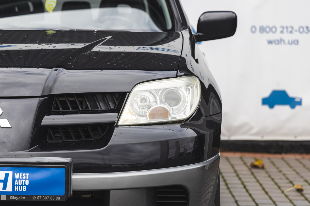 Mitsubishi Outlander 2005 фото 2