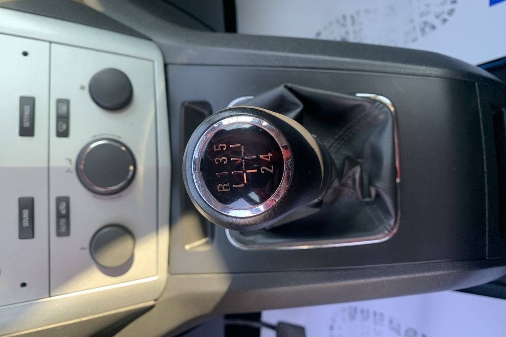 Opel Zafira photo 14