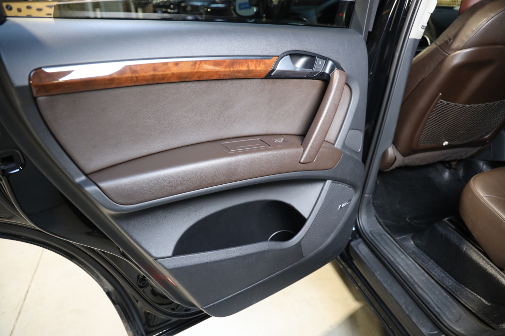 Audi Q7 2015 фото 15