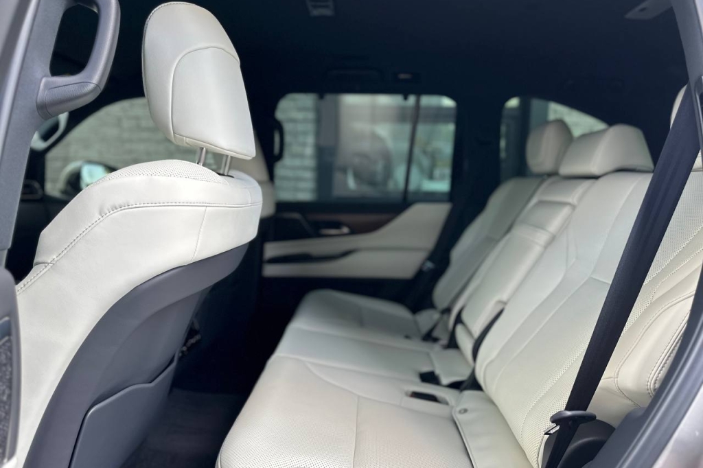 Lexus LX 500d 2022 photo 18