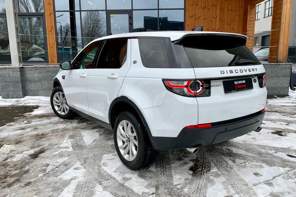 Land Rover Discovery Sport 2017 photo 2