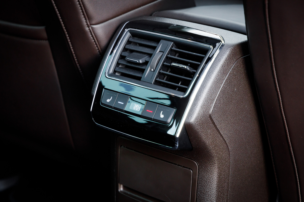 Skoda Superb Laurin & Klement 4x4 2015 фото 34