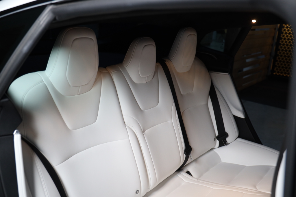 Tesla Model S 2017 фото 43