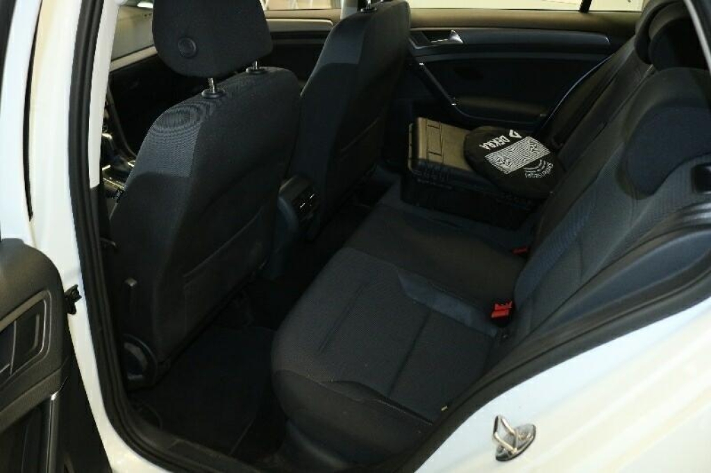 Volkswagen Golf 2020 photo 2