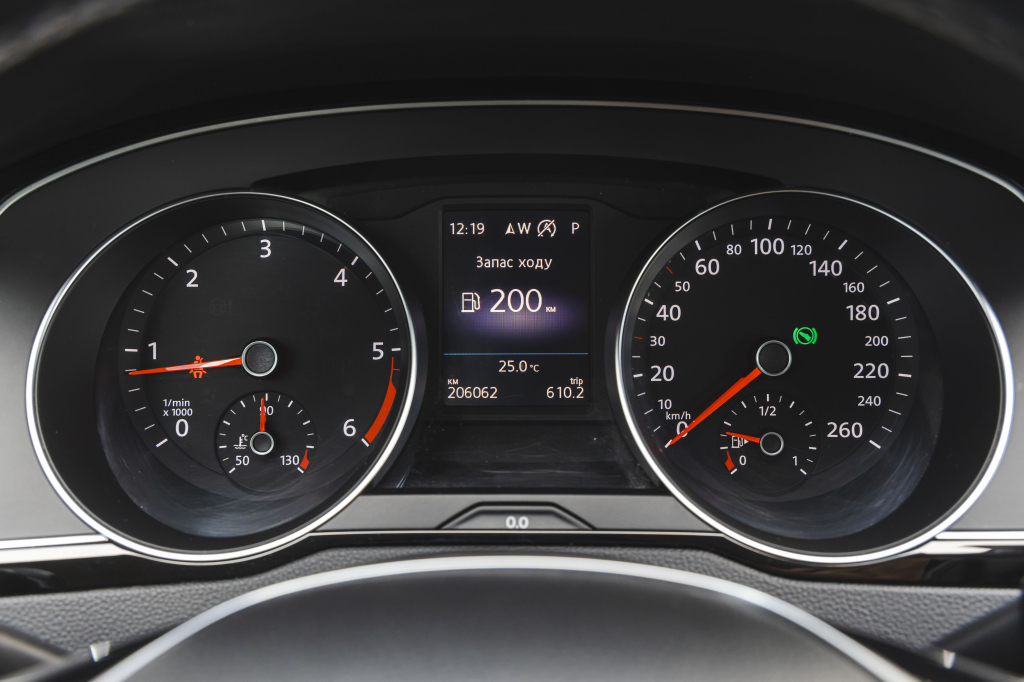 Volkswagen Passat R-Line 4Motion 2018 фото 18