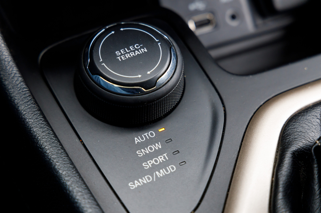 Jeep Cherokee Latitude 4x4 2016 фото 11