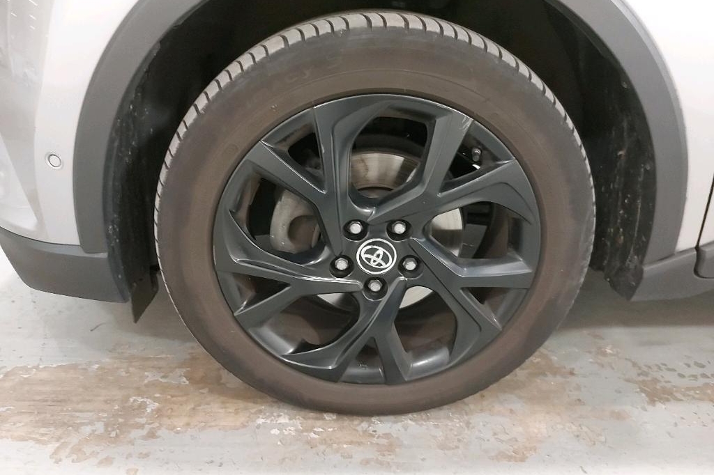 Toyota C-HR 2018 photo 34