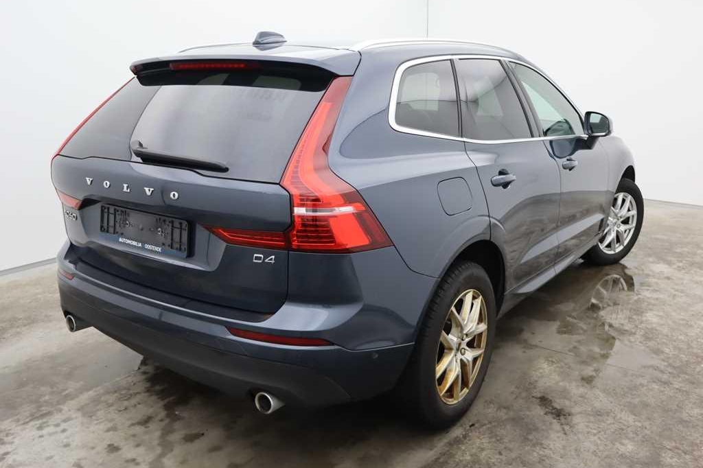 Volvo XC60 2019 фото 6