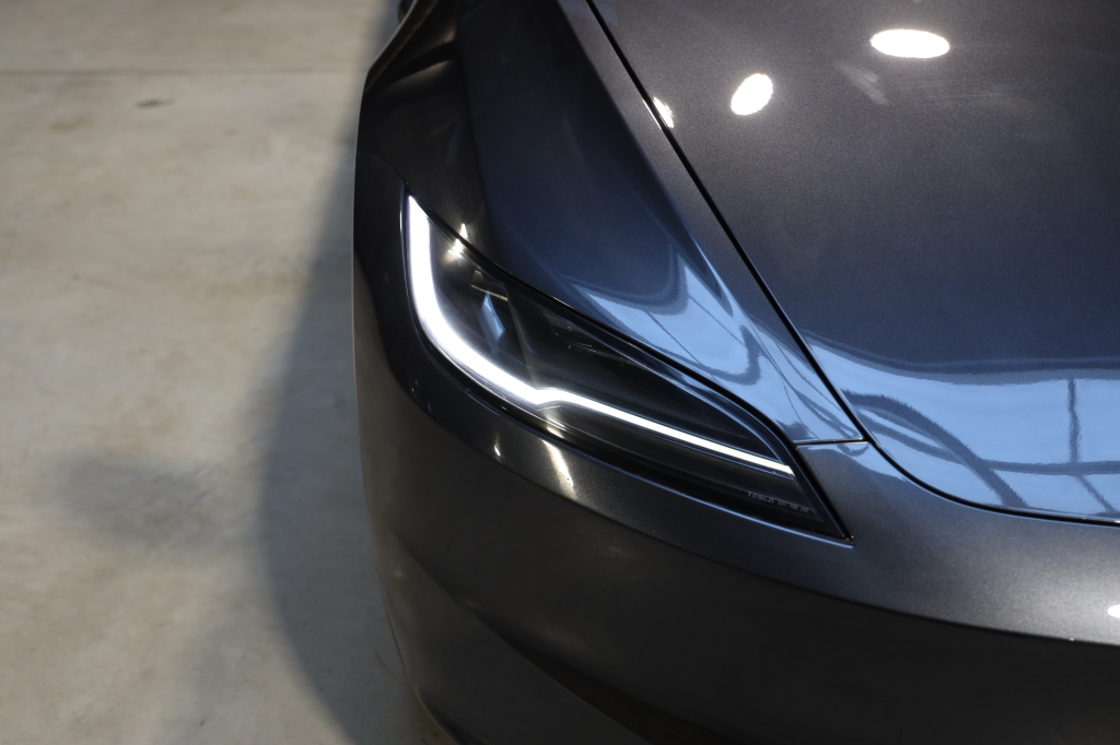 Tesla Model 3 2025 photo 3