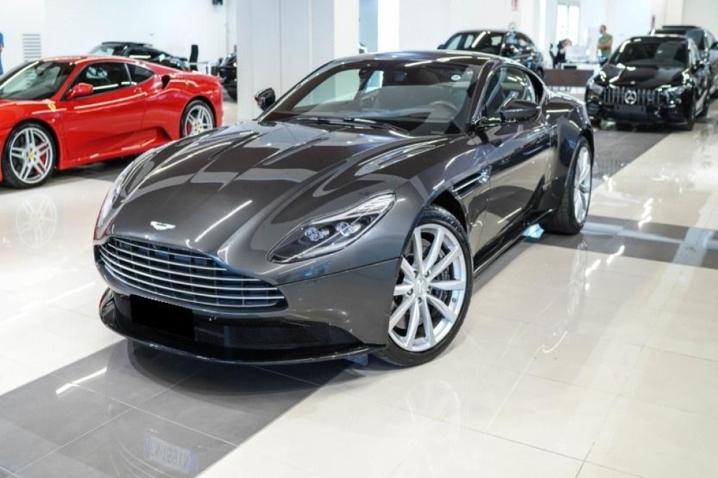 Aston Martin DB11 2018 фото 5