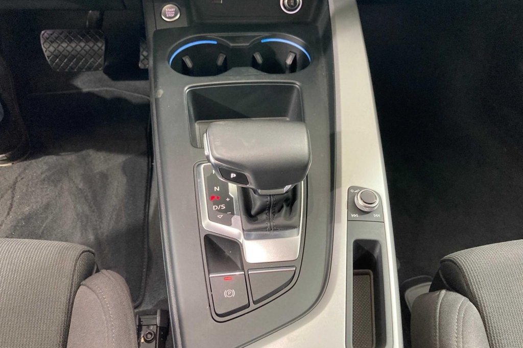 Audi A4 2020 фото 6