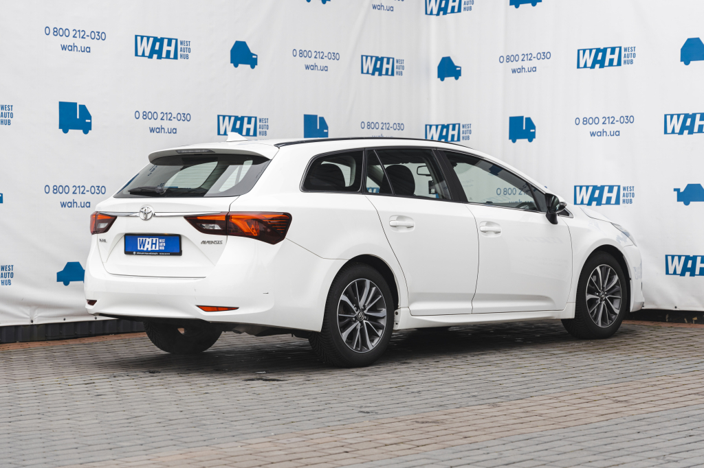 Toyota Avensis 2016 фото 7