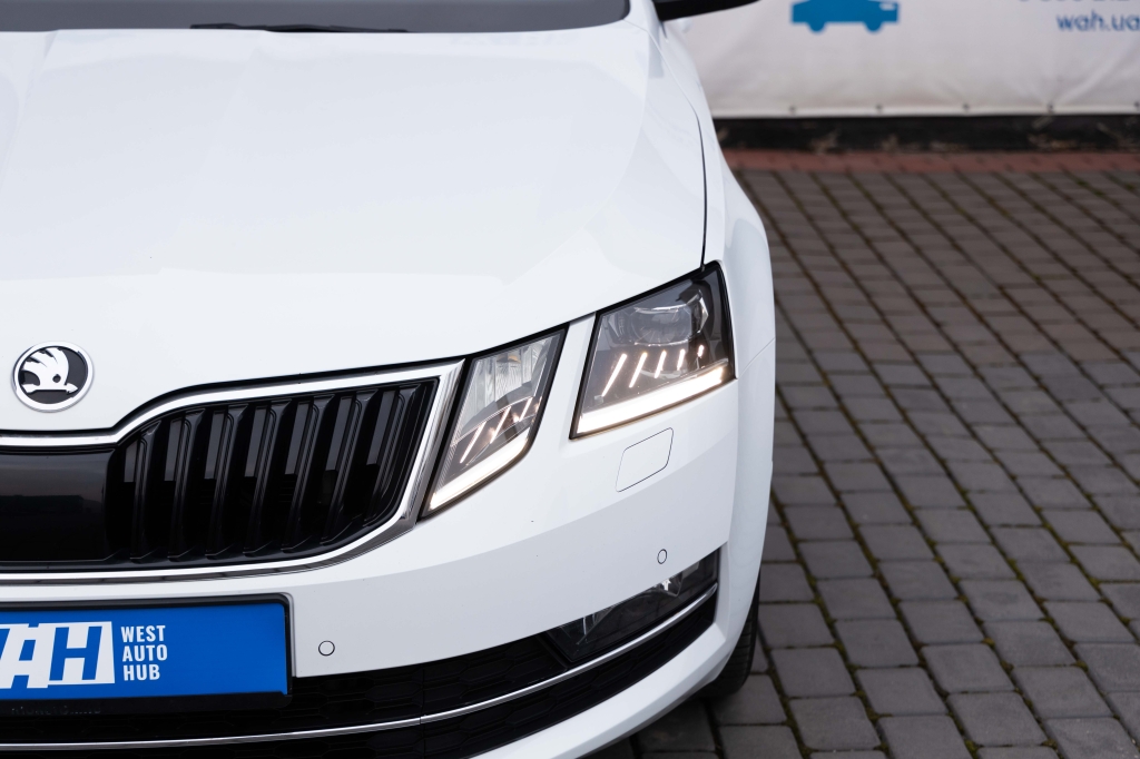 Skoda Octavia Laurin & Klement 2020 photo 1