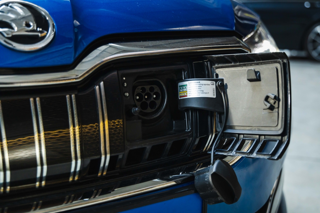 Skoda Superb Plug In Hybrid 2020 фото 8