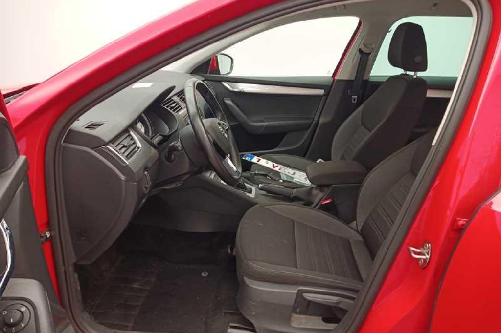 Skoda Octavia Combi 2018 photo 3