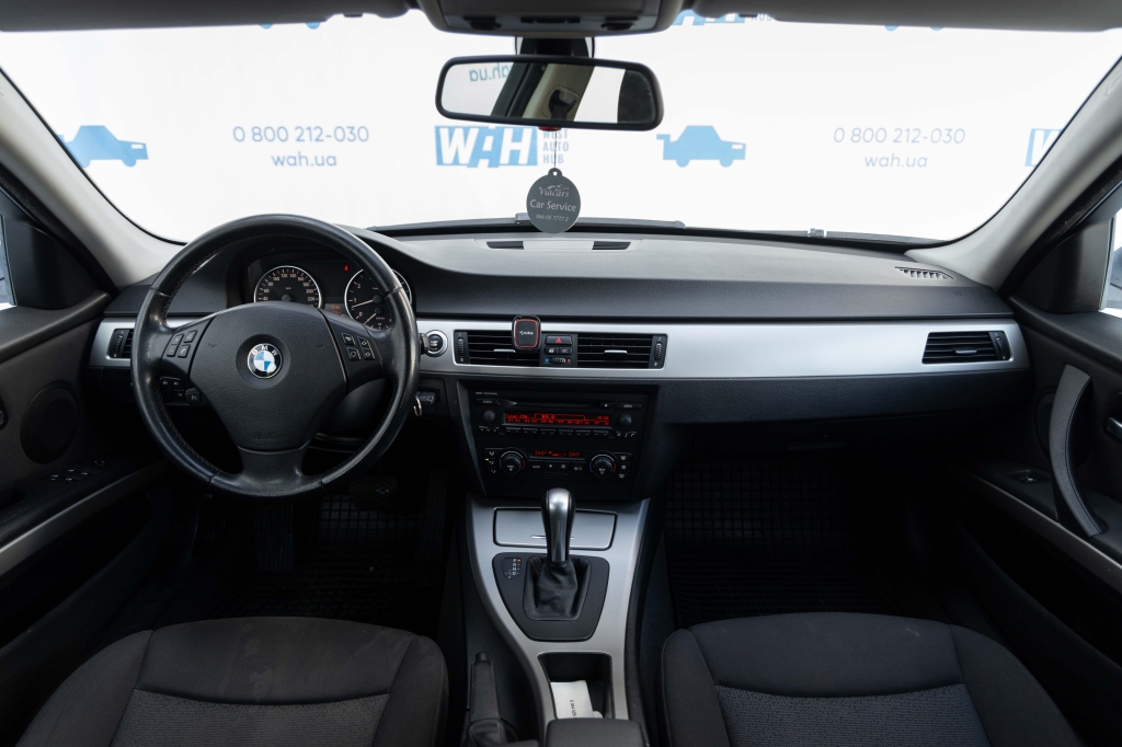 BMW 3 Series 2005 photo 23