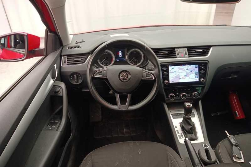 Skoda Octavia Combi 2018 photo 4