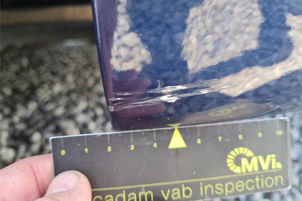 Jaguar XE 2016 фото 17