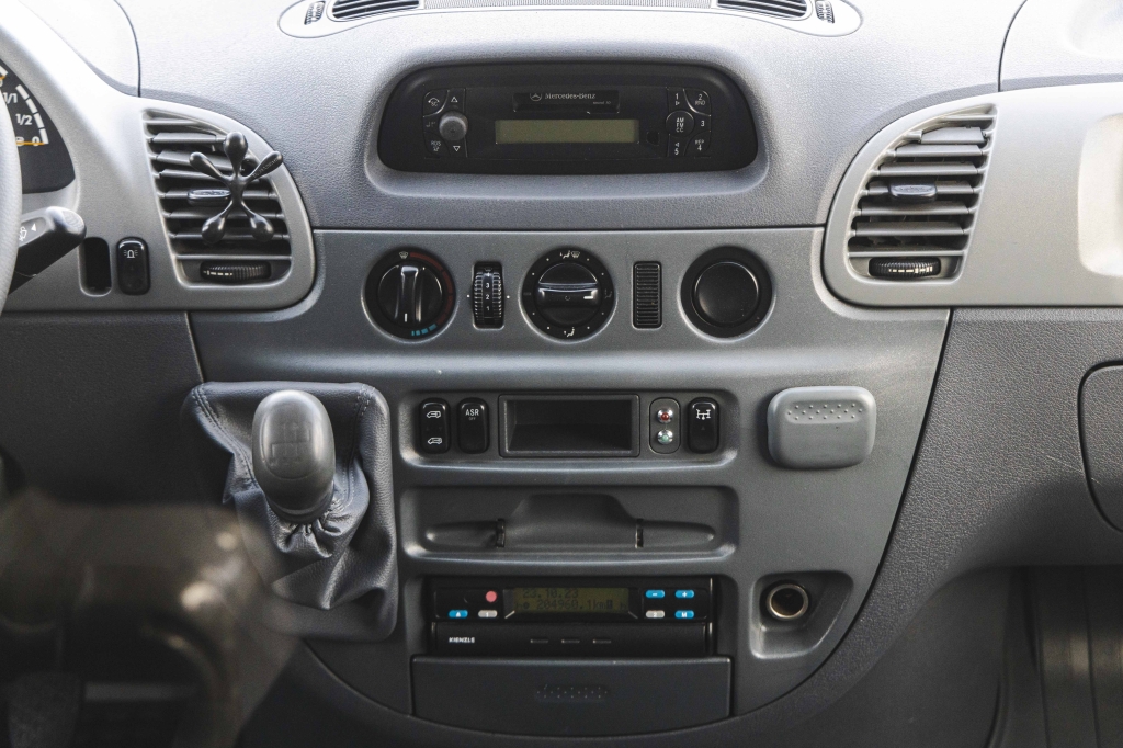 Mercedes-Benz Sprinter 2004 фото 19