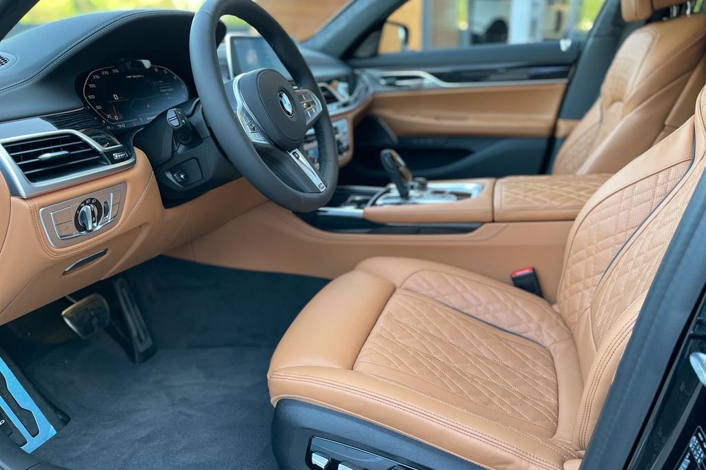 BMW 760 Long XDrive 2022 photo 11