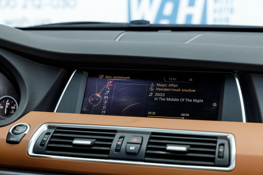 BMW 530 GT xDrive 2015 фото 30