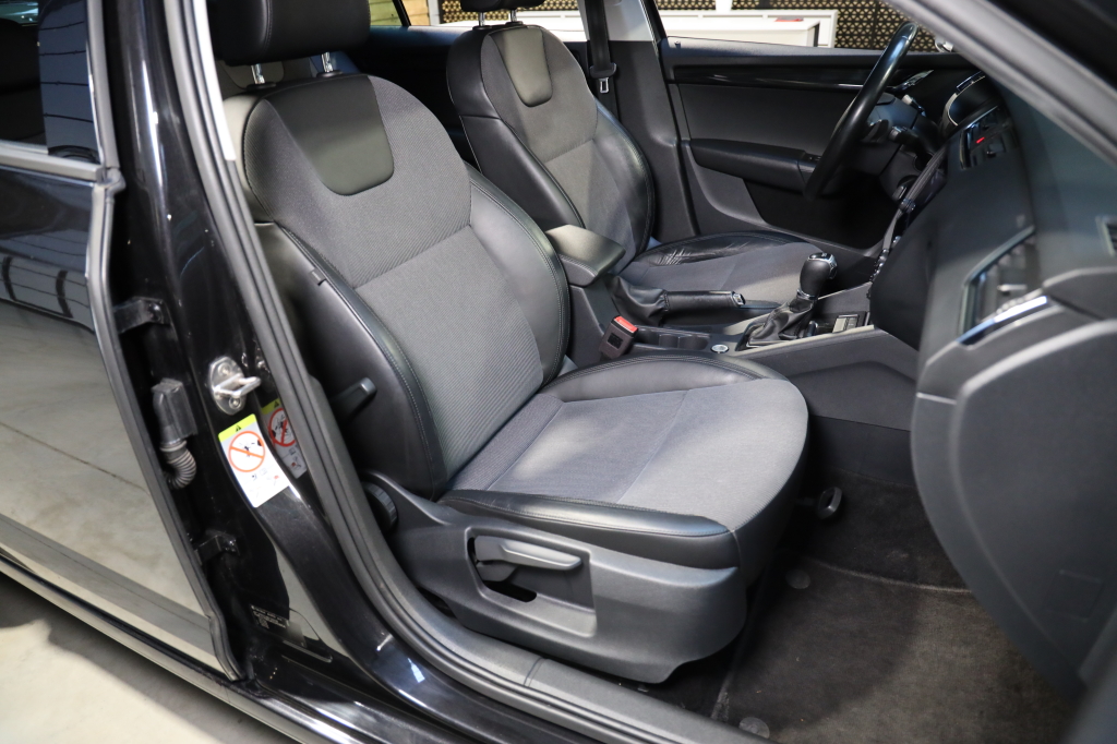 Skoda Octavia 2019 фото 14