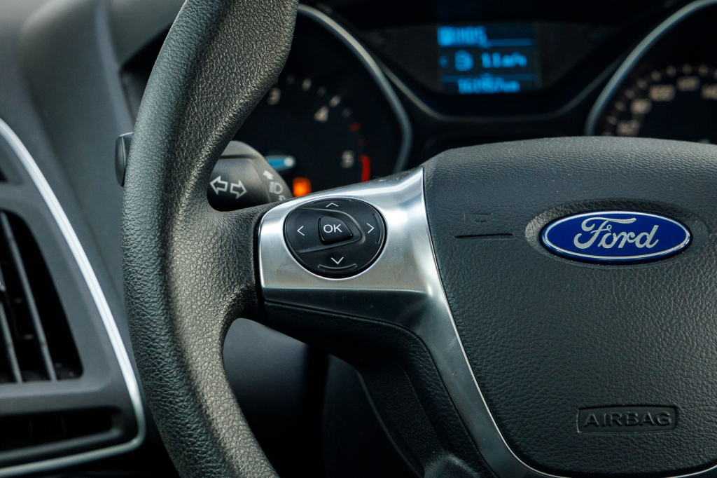 Ford Focus 2013 фото 18