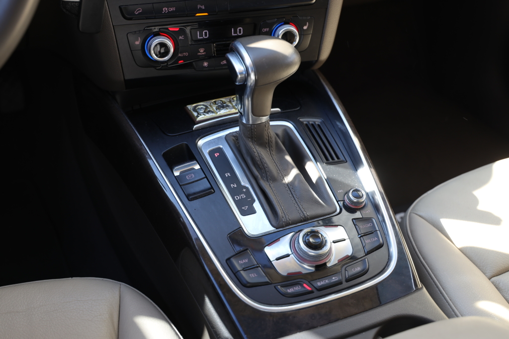 Audi Q5 2012 фото 29