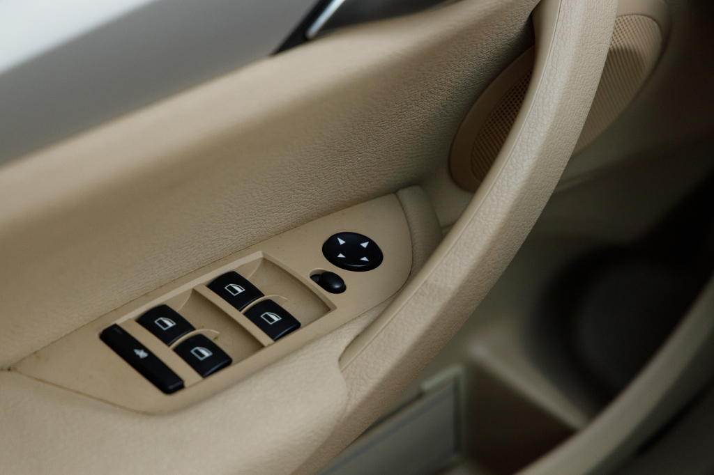 BMW X1 28I 2013 фото 16