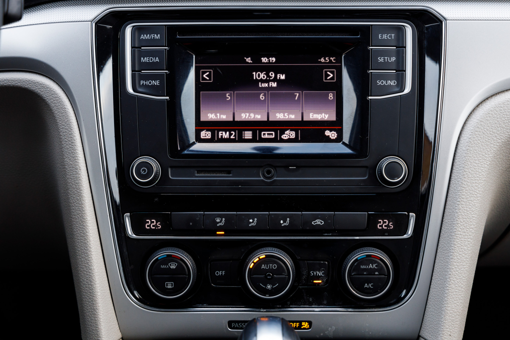 Volkswagen Passat S LED 2016 фото 11