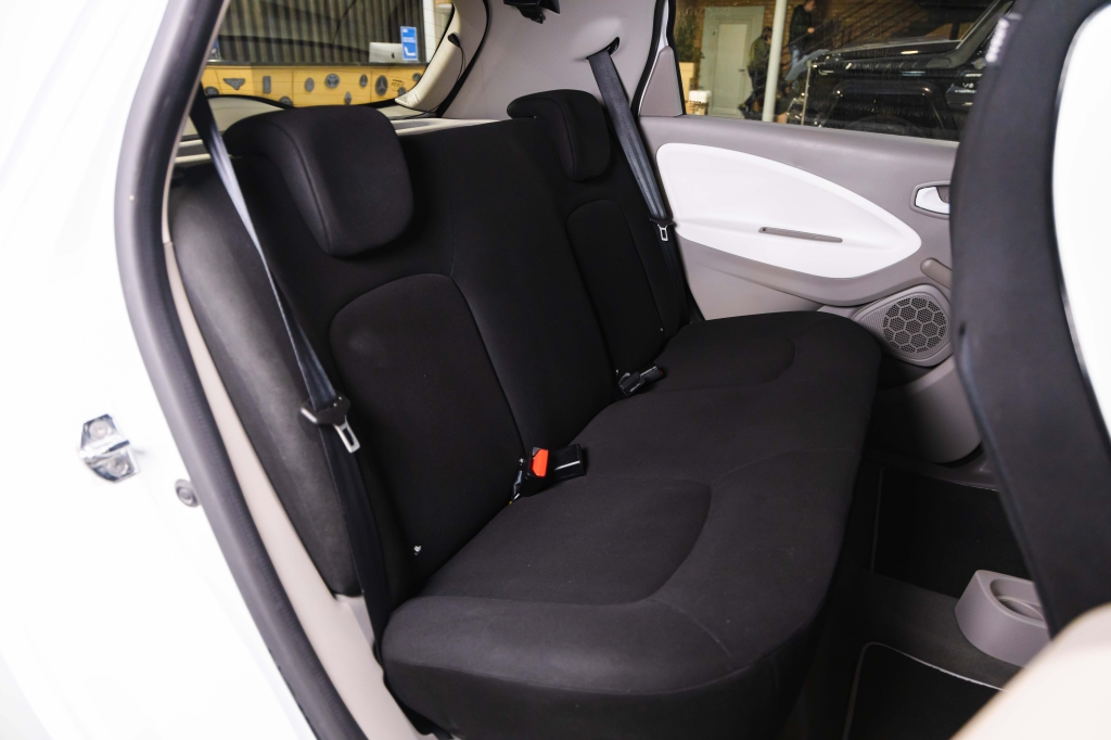 Renault Zoe 2018 фото 24