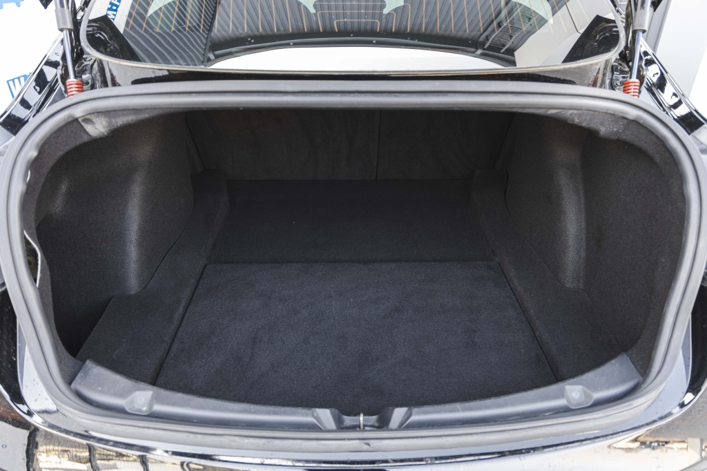 Tesla Model 3 2018 фото 39