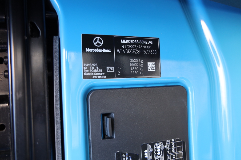 Mercedes-Benz Sprinter 2023 фото 44