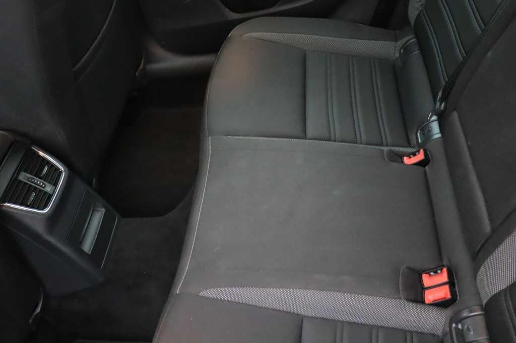 Skoda Octavia Combi 2018 фото 22