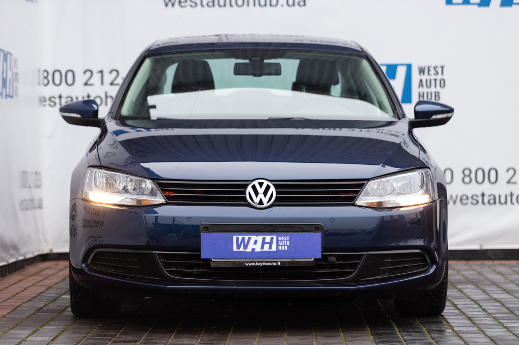 Volkswagen Jetta фото 1
