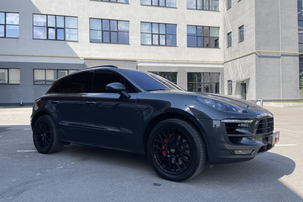Porsche Macan GTS 2017 photo 2