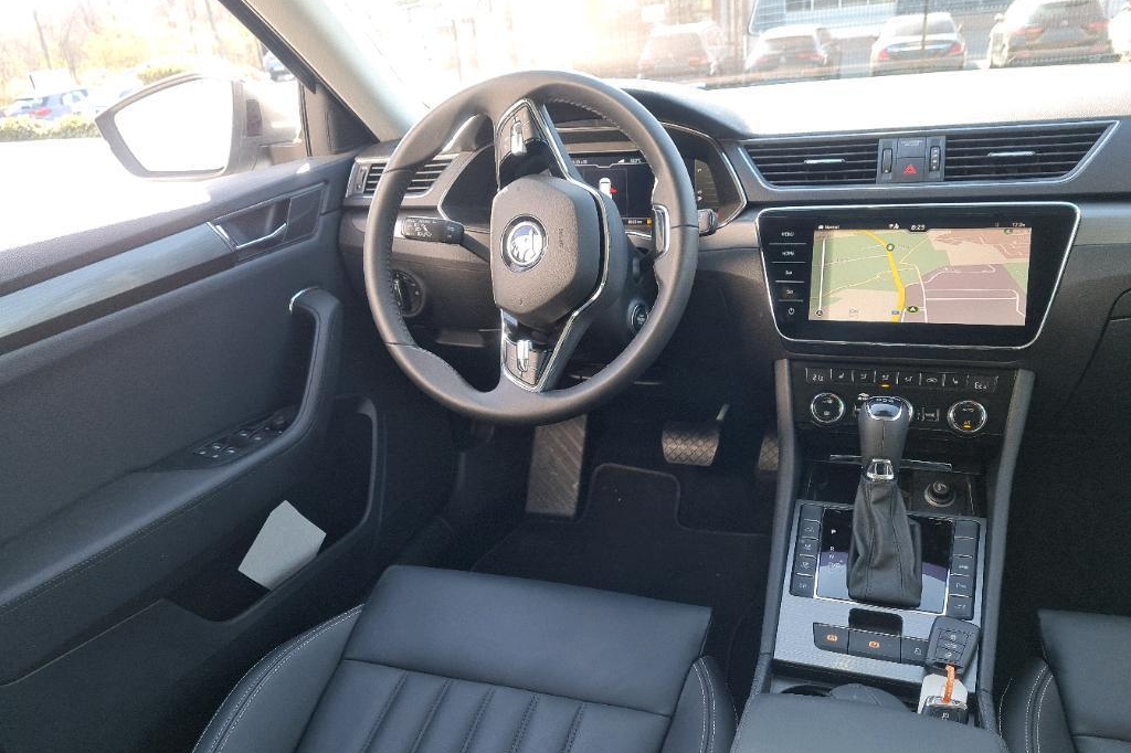 Skoda Superb Combi 2020 фото 1