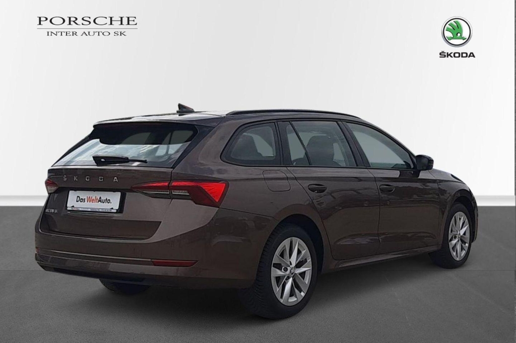 Skoda Octavia Combi 2020 фото 2