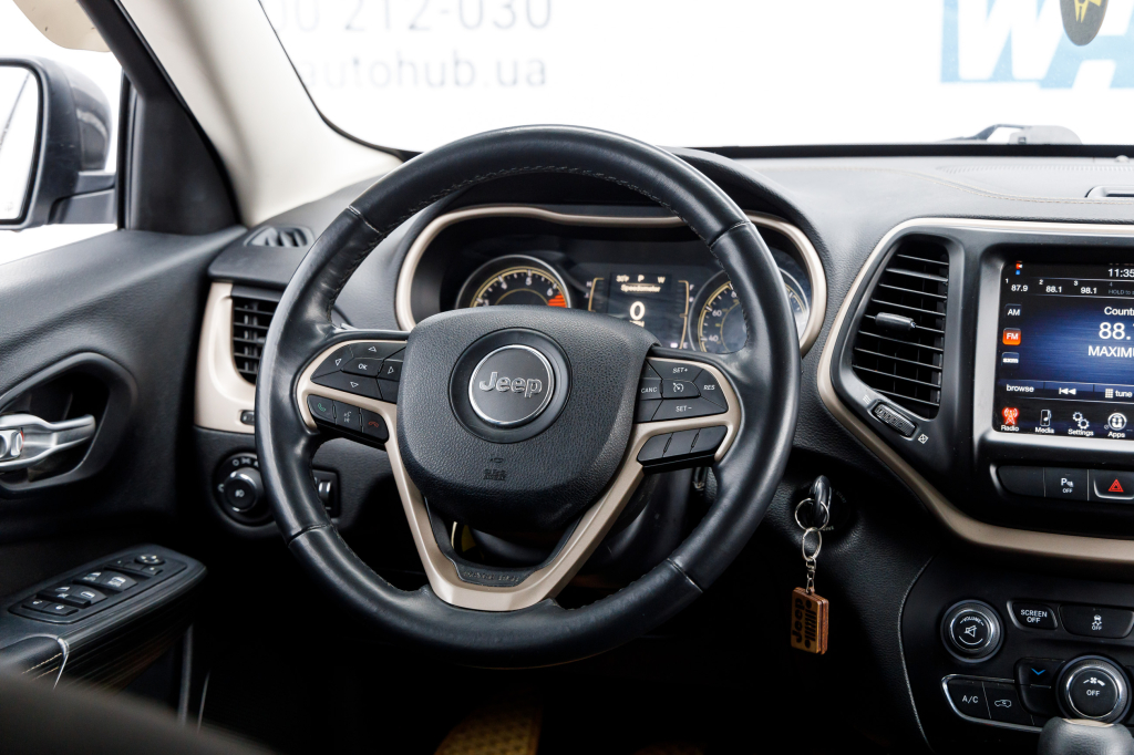 Jeep Cherokee Latitude 4x4 2016 фото 8