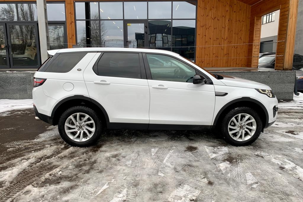 Land Rover Discovery Sport 2017 photo 6