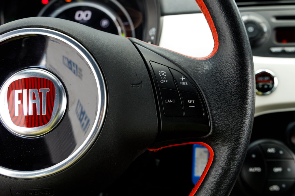 Fiat 500 E 2015 photo 9