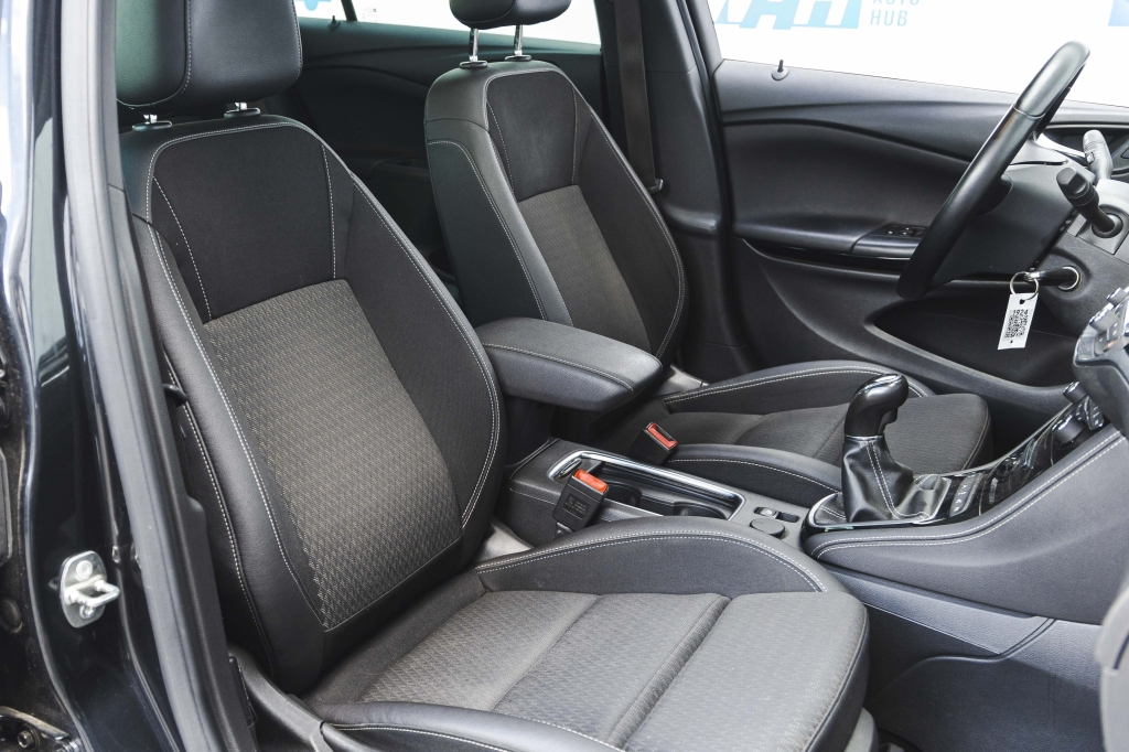 Opel Astra K 2016 photo 23